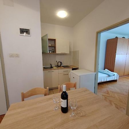 Apartments Kocijan Sukošan Екстериор снимка