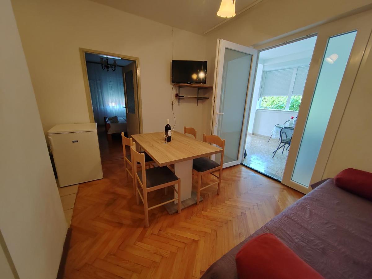 Apartments Kocijan Sukošan Екстериор снимка