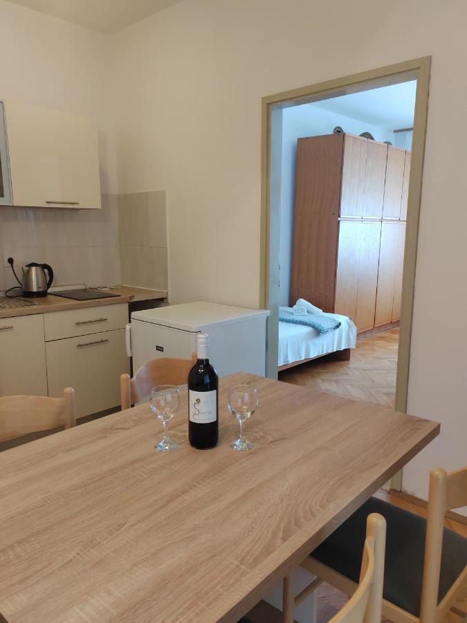 Apartments Kocijan Sukošan Екстериор снимка