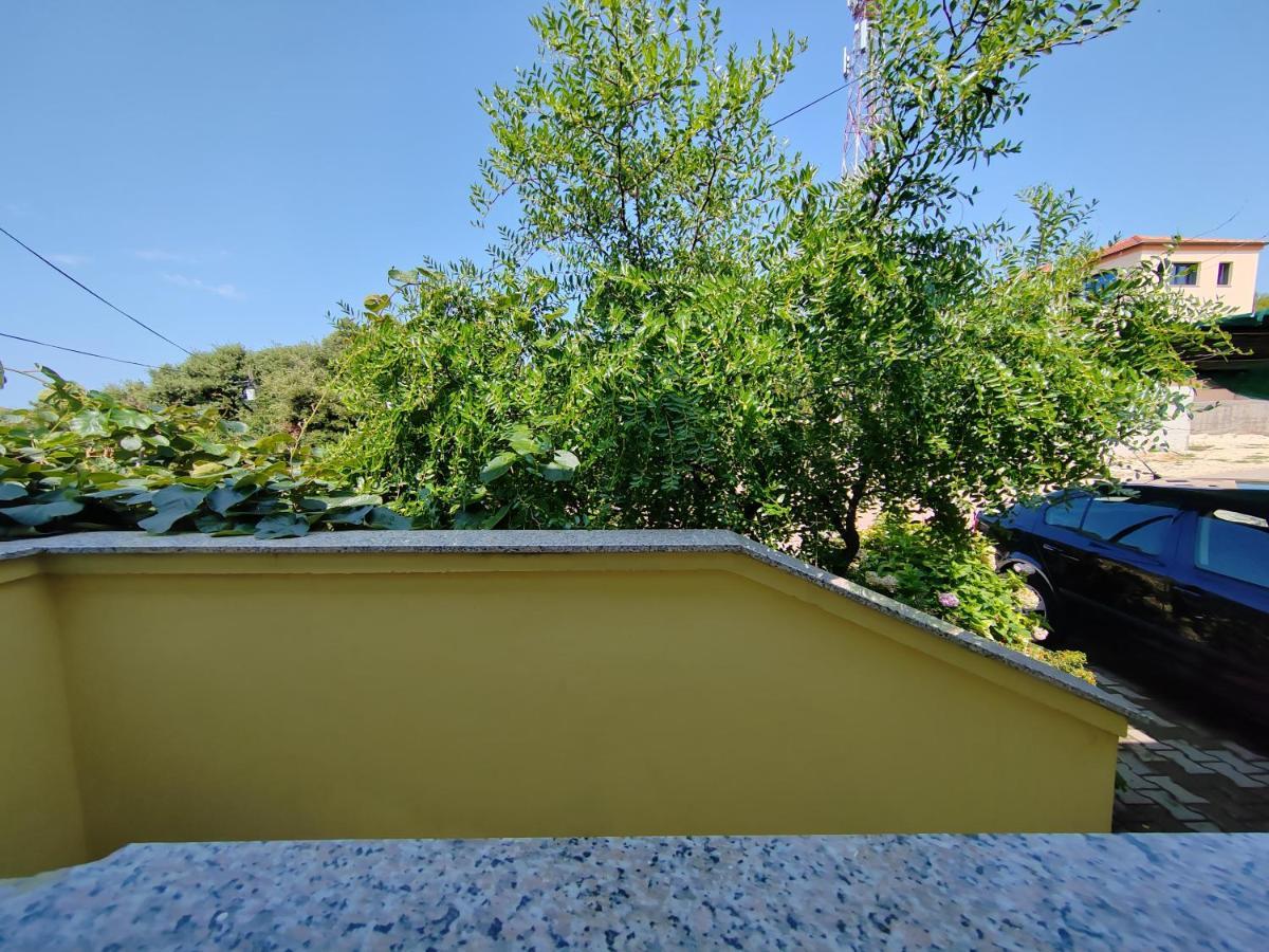 Apartments Kocijan Sukošan Екстериор снимка