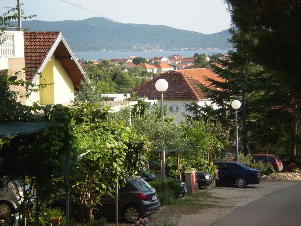 Apartments Kocijan Sukošan Екстериор снимка